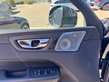 VOLVO XC60 Inscription PHEV AWD T8 Massage Bowers AirSusp