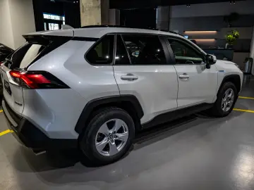 Toyota Rav4 4x4 Hybrid