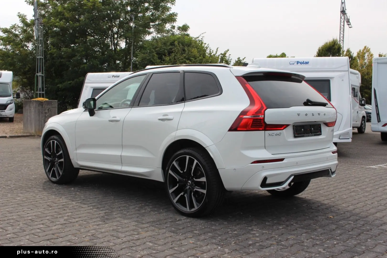 VOLVO XC60 B5 Petrol UltraDark Massage Bowers AirSusp Vent