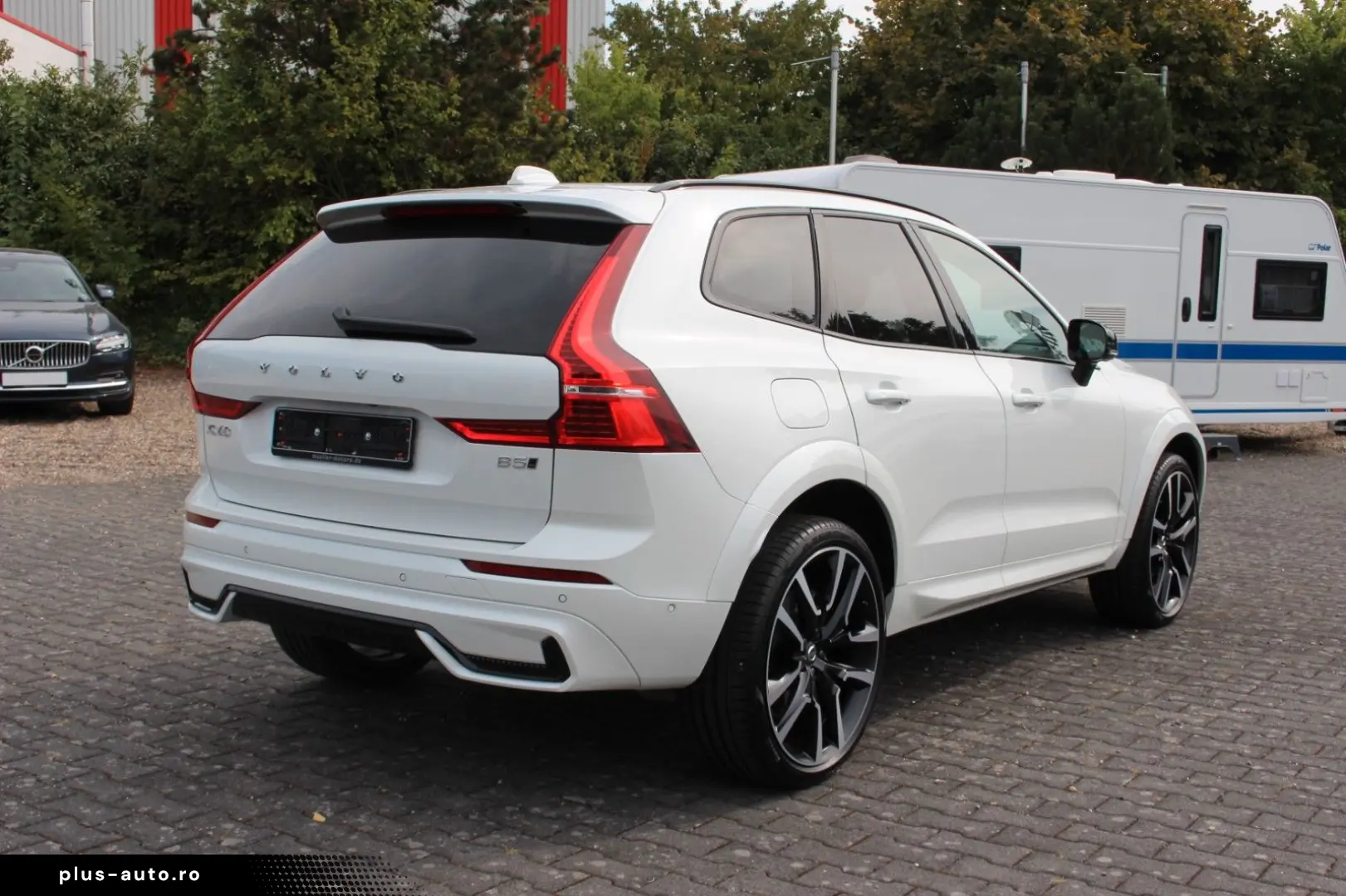 VOLVO XC60 B5 Petrol UltraDark Massage Bowers AirSusp Vent