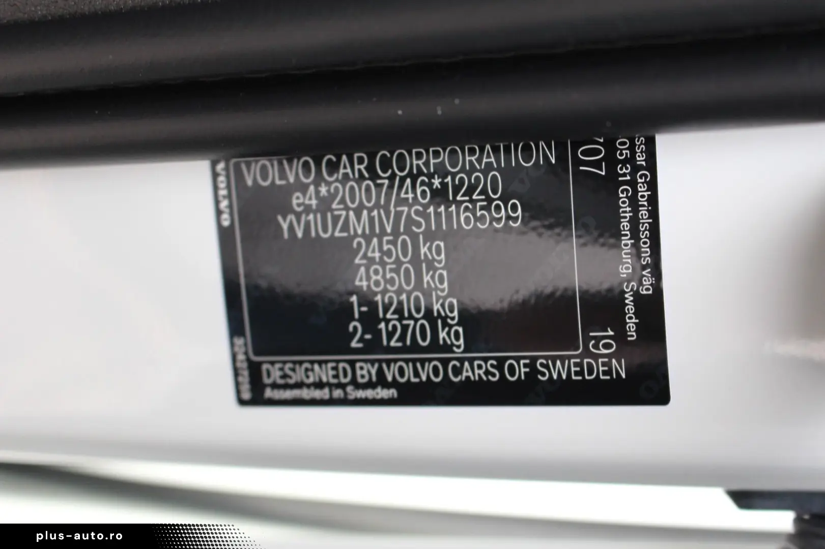 VOLVO XC60 B5 Petrol UltraDark Massage Bowers AirSusp Vent