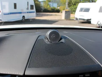 VOLVO XC60 B5 Petrol UltraDark Massage Bowers AirSusp Vent