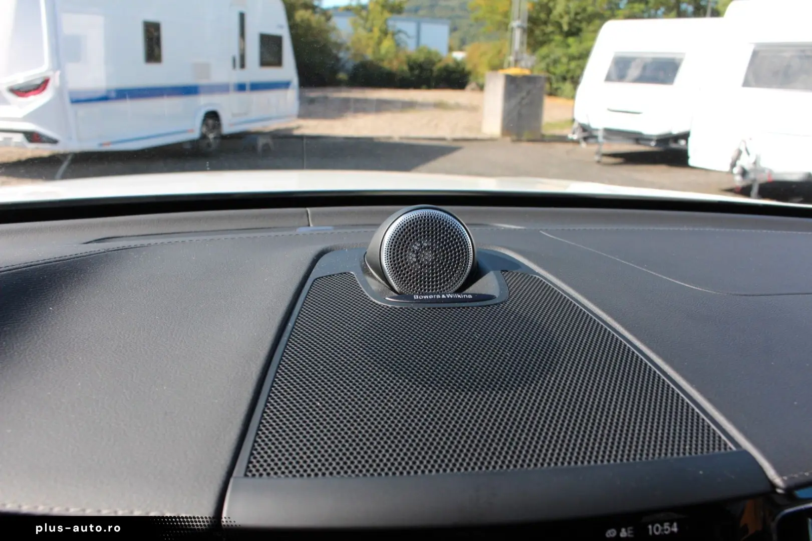 VOLVO XC60 B5 Petrol UltraDark Massage Bowers AirSusp Vent