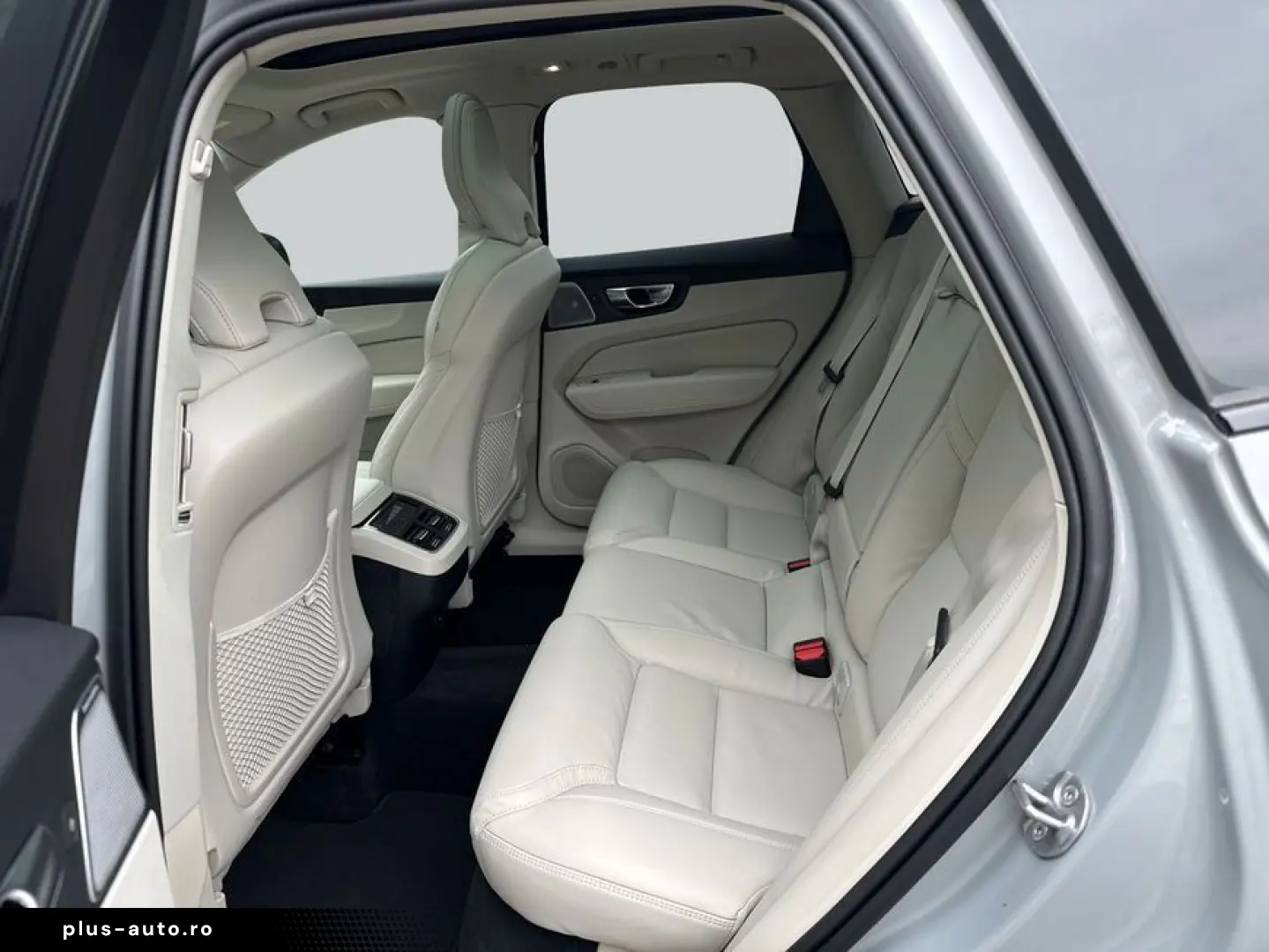 VOLVO XC60 B5 B AWD Ultra Dark Massage Bowers AirSusp