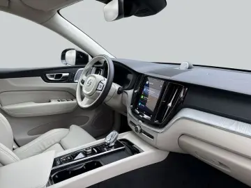 VOLVO XC60 B5 B AWD Ultra Dark Massage Bowers AirSusp