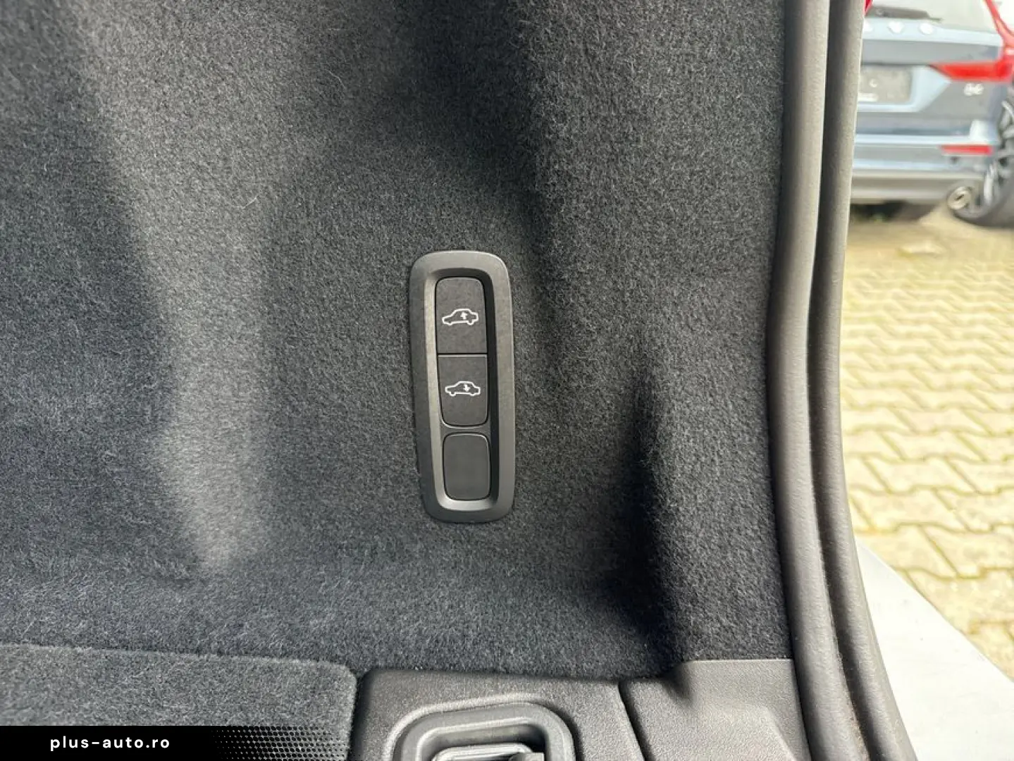 VOLVO XC60 B5 B AWD Ultra Dark Massage Bowers AirSusp