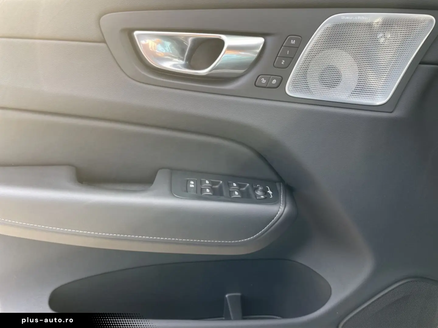 VOLVO XC60 T8 AWD Recharge Ultimate Bowers Massage Ventil