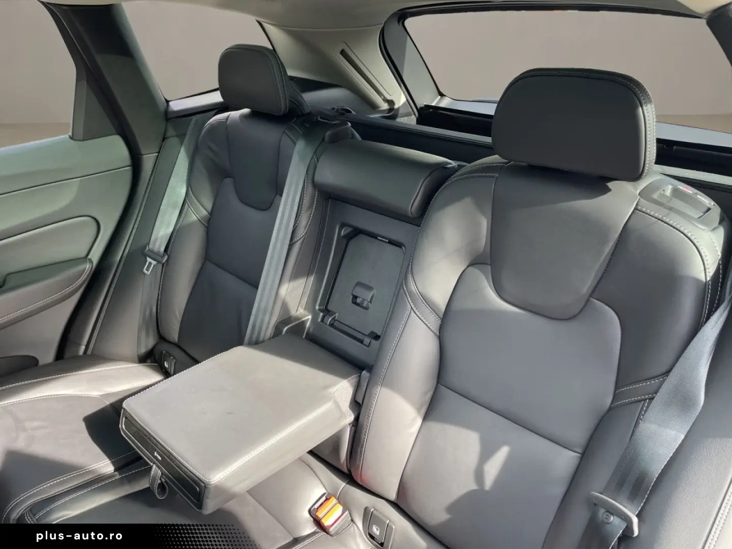 VOLVO XC60 T8 AWD Recharge Ultimate Bowers Massage Ventil