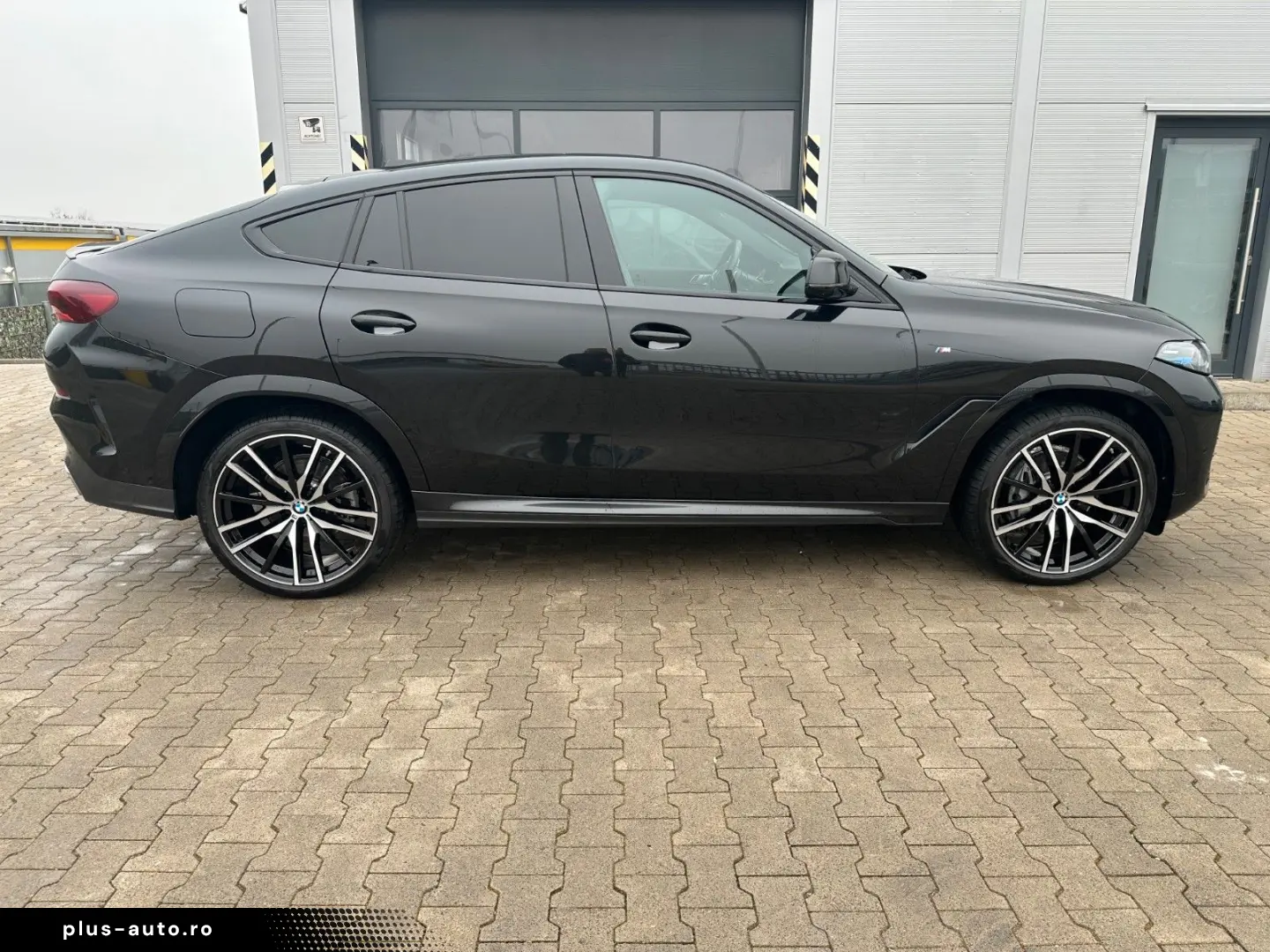 BMW X6 30 d xDrive M Sport HK Pano HuD 22  Softclose