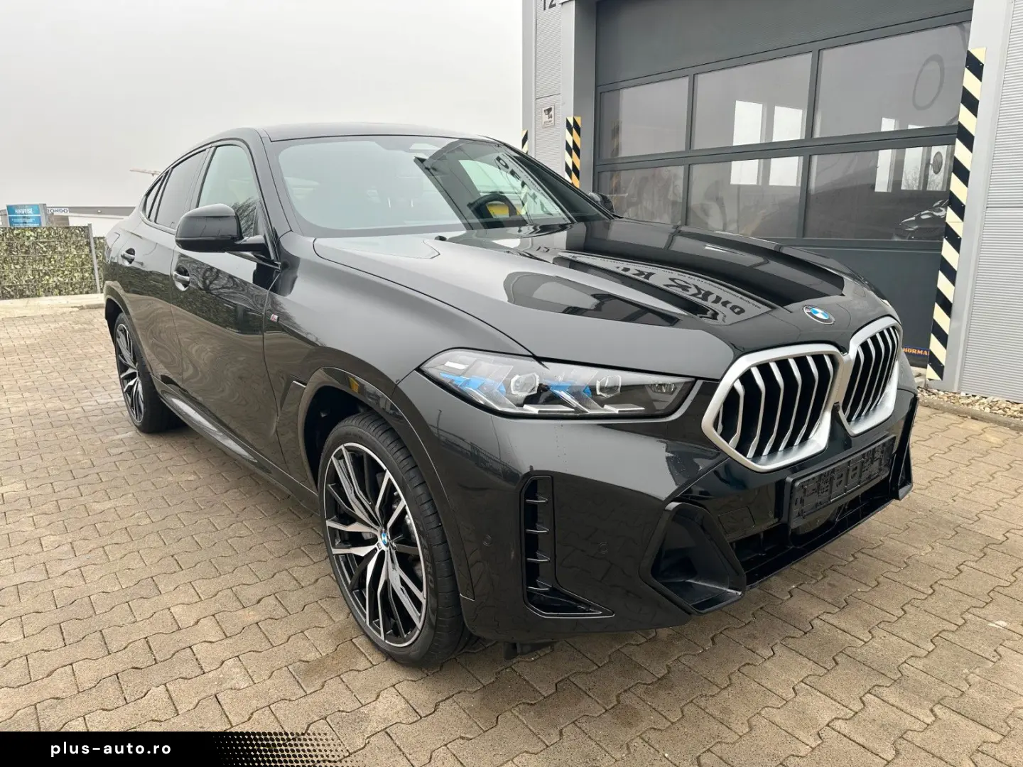 BMW X6 30 d xDrive M Sport HK Pano HuD 22  Softclose