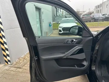 BMW X6 30 d xDrive M Sport HK Pano HuD 22  Softclose