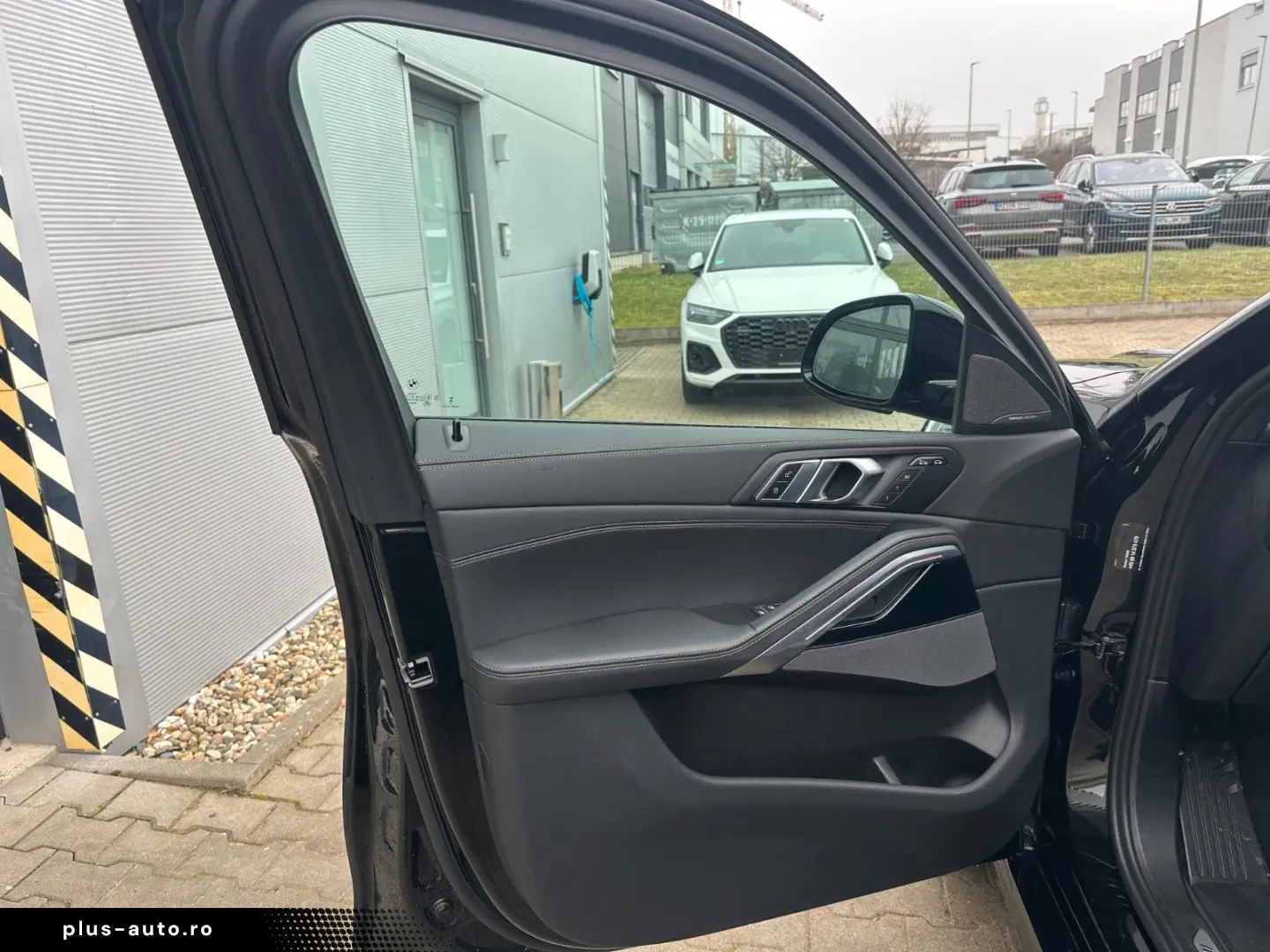 BMW X6 30 d xDrive M Sport HK Pano HuD 22  Softclose