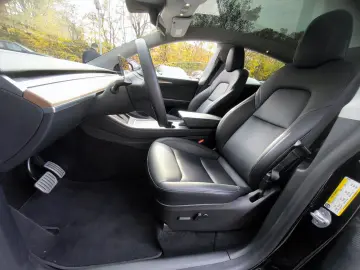 TESLA Model Y PERFORM AWD PANO NAVI STDHZ ACC 360 AHK