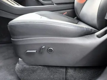 TESLA Model Y PERFORM AWD PANO NAVI STDHZ ACC 360 AHK