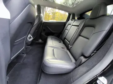 TESLA Model Y PERFORM AWD PANO NAVI STDHZ ACC 360 AHK