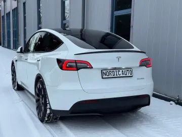 TESLA Model Y Performance AWD