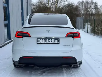 TESLA Model Y Performance AWD