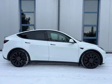 TESLA Model Y Performance AWD