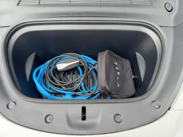 TESLA Model Y Performance AWD