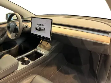 TESLA Model Y Performance Dual AWD Fahrassist Pano Cam