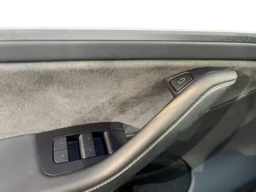 TESLA Model Y Performance Dual AWD Fahrassist Pano Cam