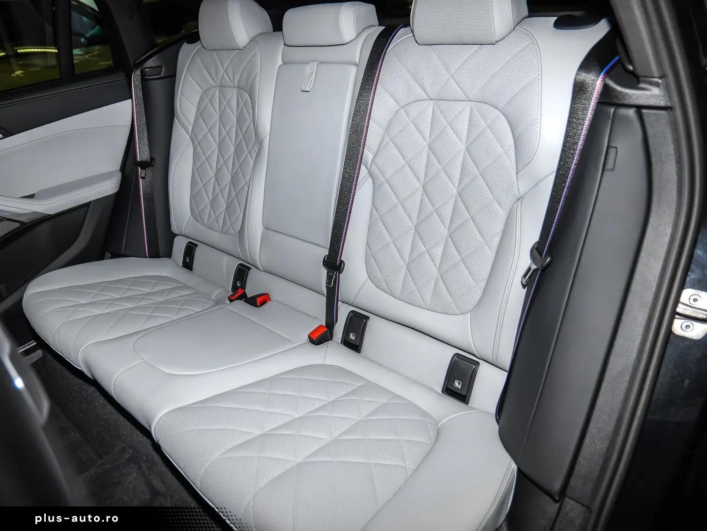 BMW X6 xDrive30d M Sport HUD PANO ACC RFK NAVI LED D