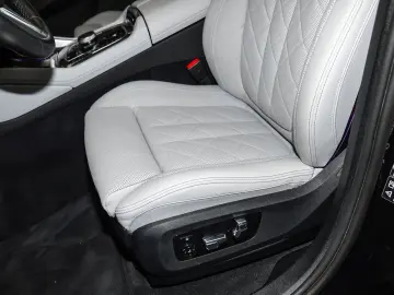 BMW X6 xDrive30d M Sport HUD PANO ACC RFK NAVI LED D