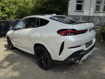 BMW X6 40d M Sport Pro Pano Luft HUD 22Zoll Harman