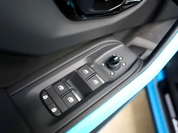 LAMBORGHINI Urus SE  PANORMA CARBON B&O BLU CEPHEUS 1.HAND