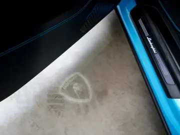 LAMBORGHINI Urus SE  PANORMA CARBON B&O BLU CEPHEUS 1.HAND