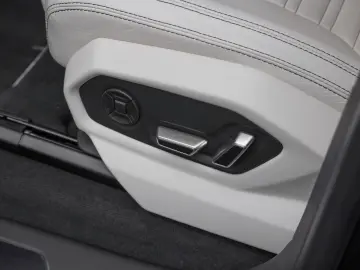 LAMBORGHINI Urus SE   Viola Galaxias   Akrapovic   PPF