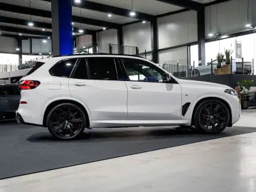 BMW X5 X5 xDrive50e - B&W - HUD - Massage - Sky loun