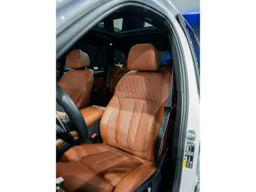 BMW X5 X5 xDrive50e - B&W - HUD - Massage - Sky loun