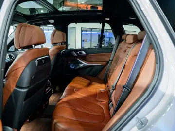 BMW X5 X5 xDrive50e - B&W - HUD - Massage - Sky loun