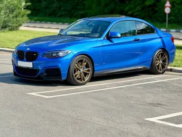 BMW M235