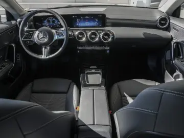 MERCEDES-BENZ CLA 250 e Progressive Kamera Sitzheizung LED