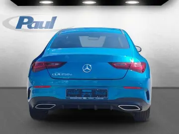 MERCEDES-BENZ CLA 250 e Coupé AMG Distronic Kam LED