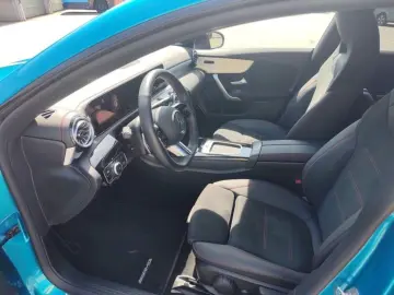 MERCEDES-BENZ CLA 250 e Coupé AMG Distronic Kam LED