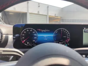 MERCEDES-BENZ CLA 250 e Coupé AMG Distronic Kam LED