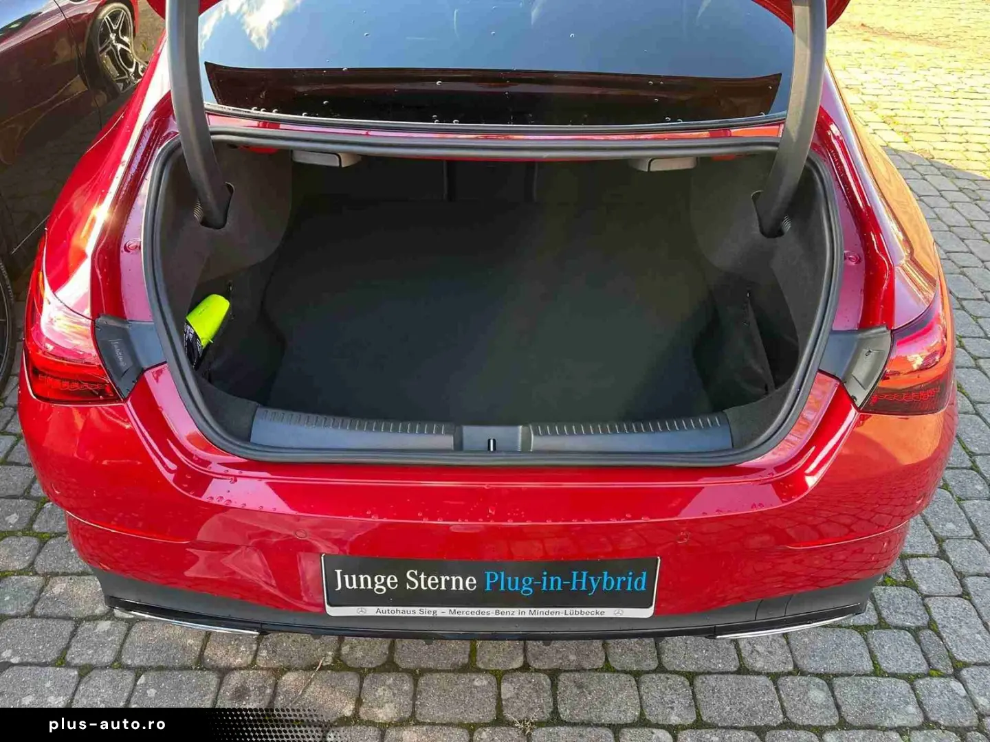 MERCEDES-BENZ CLA 250 e AMG PREMIUM PLUS Distr Pano Key 360