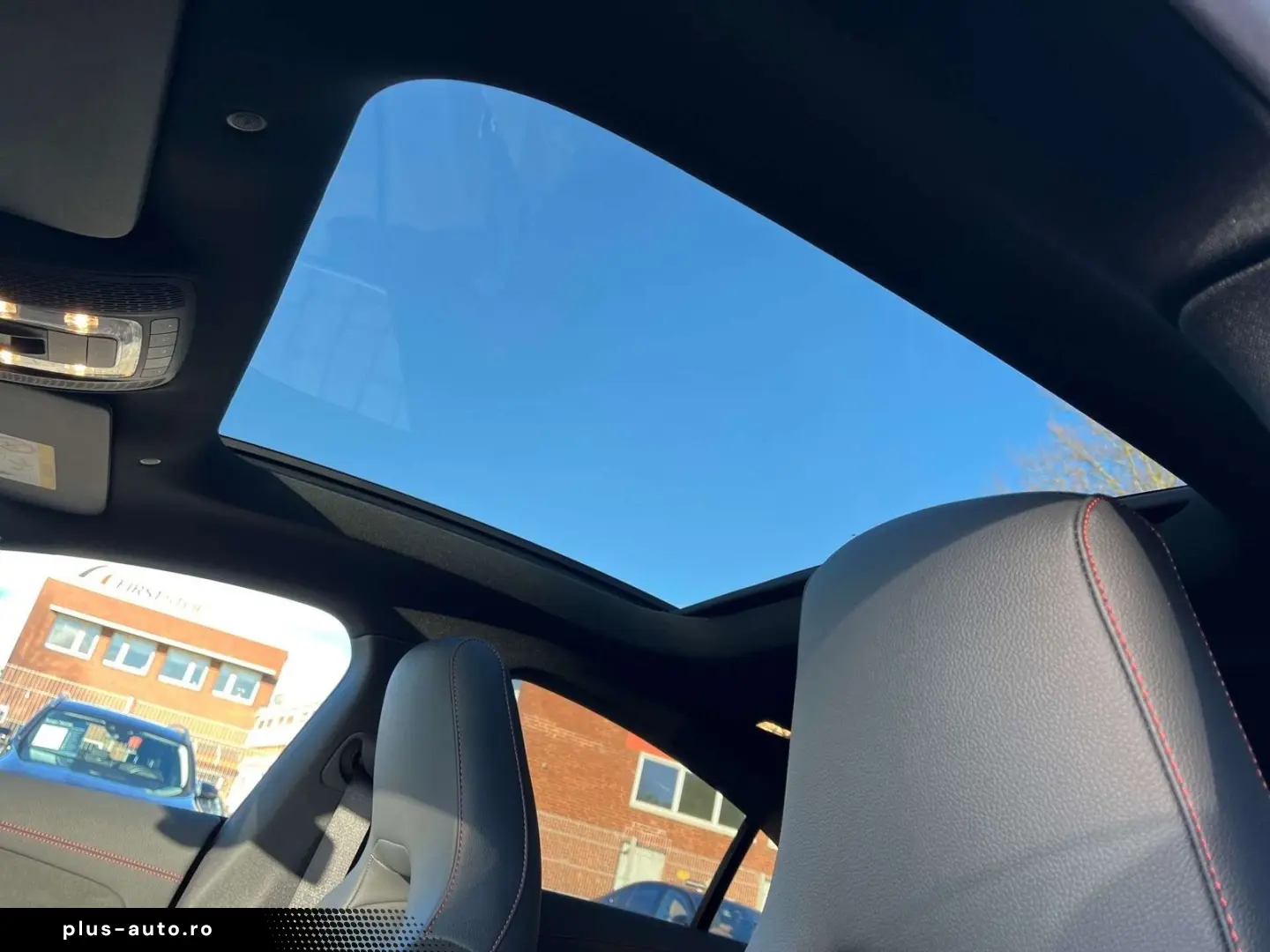 MERCEDES-BENZ CLA 250 e AMG PREMIUM PLUS Distr Pano Key 360