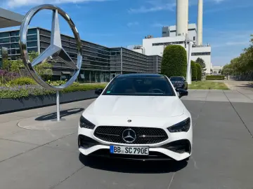 MERCEDES-BENZ CLA 250 e 360 KAMERA PANORAMA CARPLAY