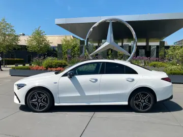 MERCEDES-BENZ CLA 250 e 360 KAMERA PANORAMA CARPLAY