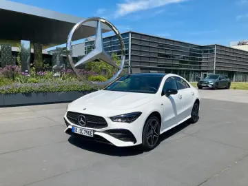 MERCEDES-BENZ CLA 250 e 360 KAMERA PANORAMA CARPLAY