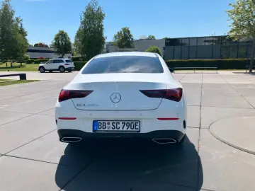 MERCEDES-BENZ CLA 250 e 360 KAMERA PANORAMA CARPLAY