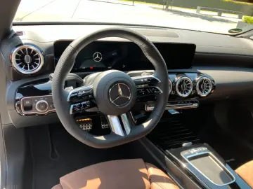 MERCEDES-BENZ CLA 250 e 360 KAMERA PANORAMA CARPLAY