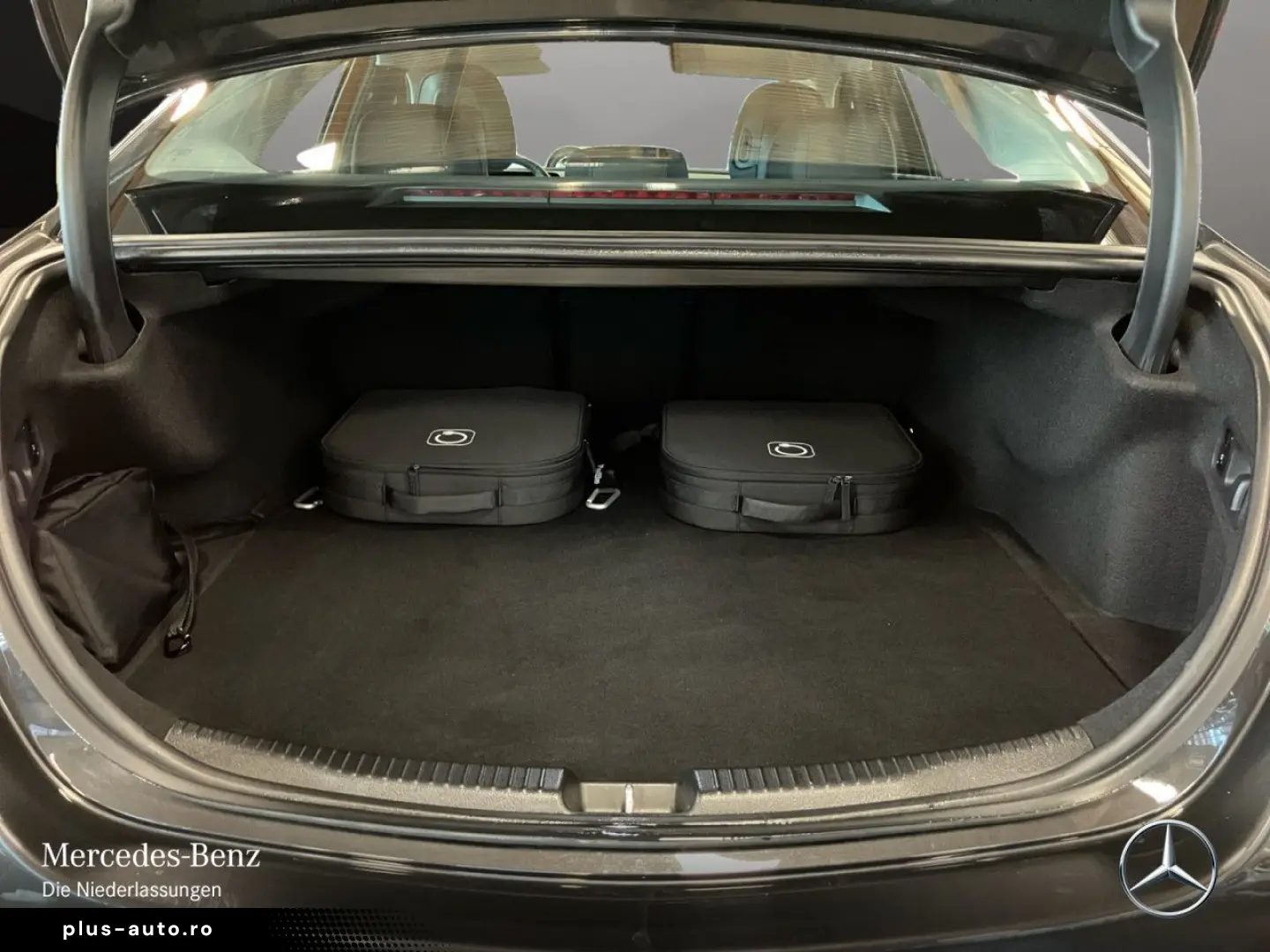 MERCEDES-BENZ C 300 e AMG Adv  AdvSound Memory ParkPak LED