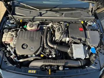 MERCEDES-BENZ A 250 e Prog. Mbux Distronic Kamera Sitzh.