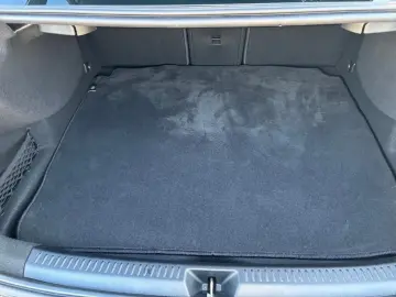 MERCEDES-BENZ A 250 e Prog. Mbux Distronic Kamera Sitzh.