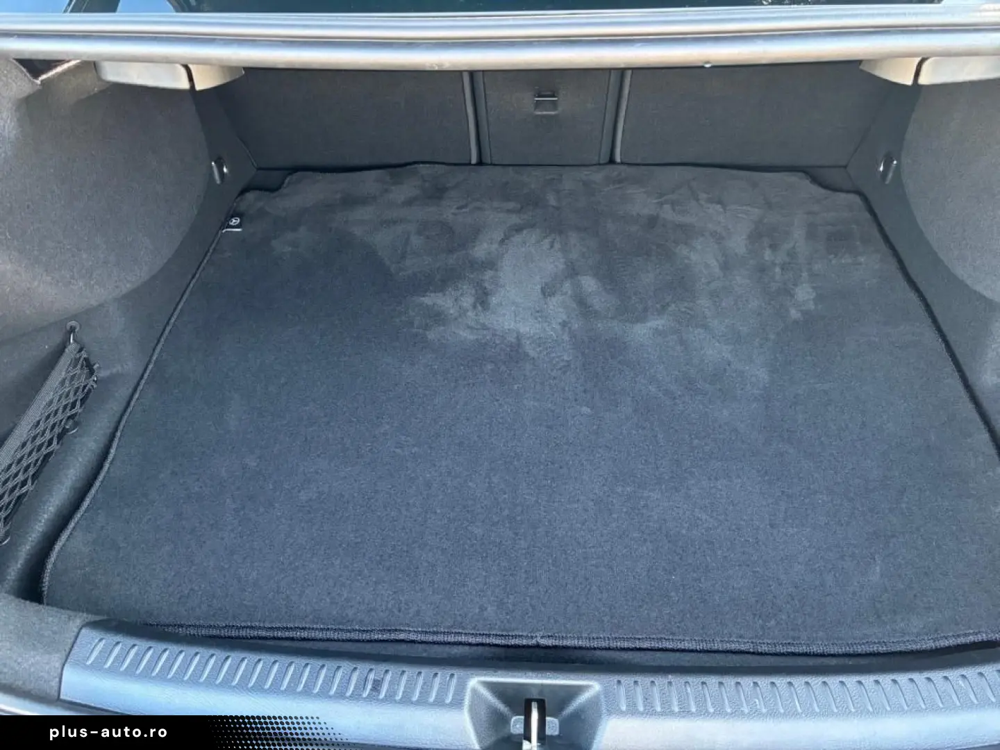 MERCEDES-BENZ A 250 e Prog. Mbux Distronic Kamera Sitzh.